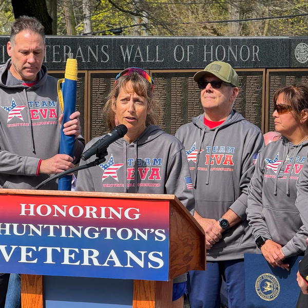 Ultra-marathoner and advocate for veterans, Eva Casale is pictured here at the Huntington stop of last year’s “Every Veteran Appreciated” week, during which she ran seven marathons in seven days. Image via Facebook.