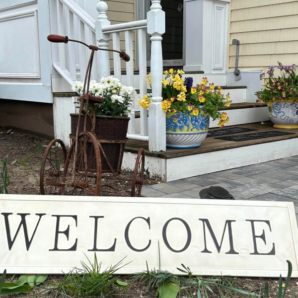 The entrance to The House of Timeless Treasures in Huntington, a multi-dealer collective of vendors and artisans and new home to Tin Rooster, formerly located on Fort Salonga Road in Northport. Image via Facebook. 