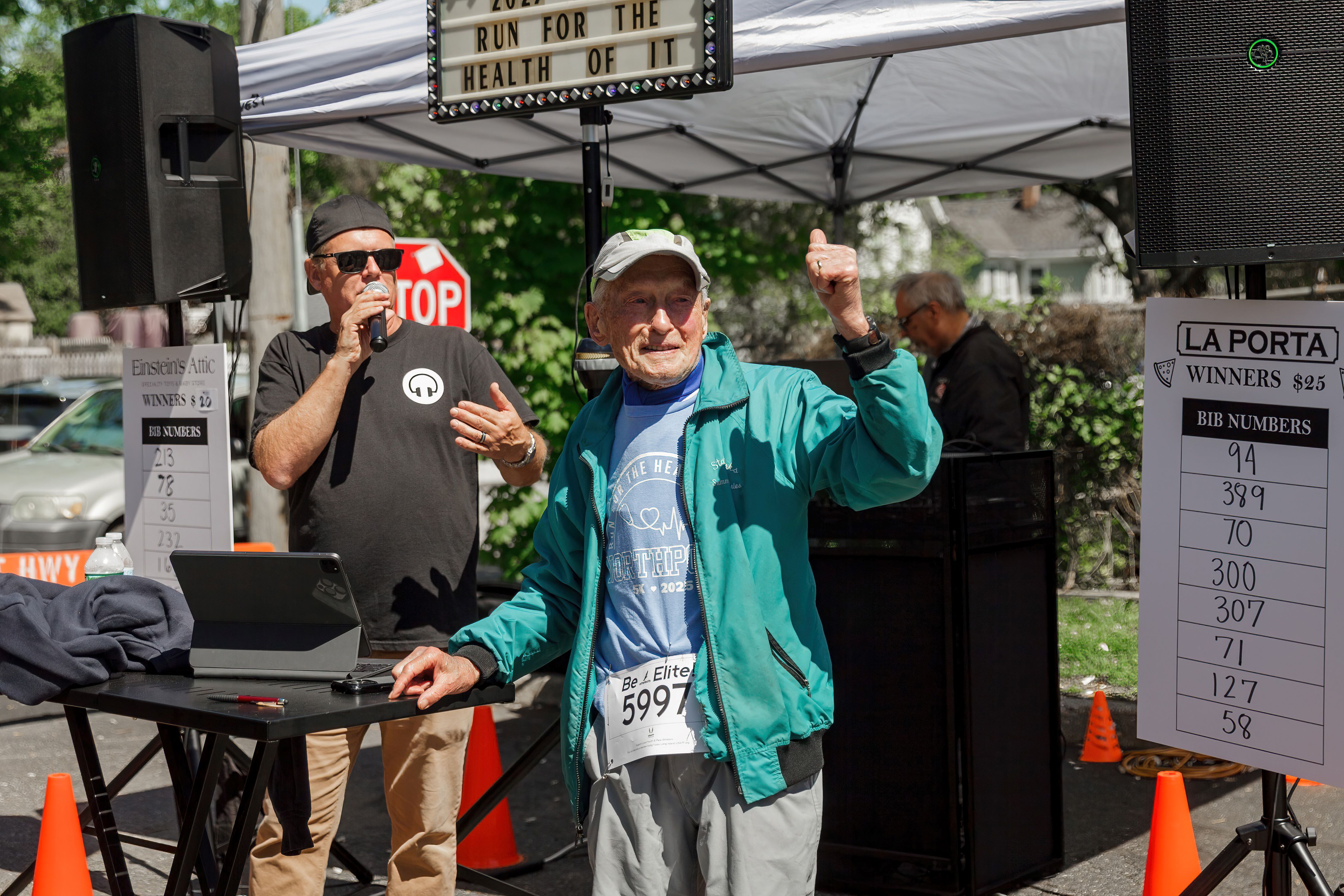 98-year- old Bert Jablon was the oldest Run for the Health of It 5K finisher. This year’s event raised over 35,000 for VNSHS.