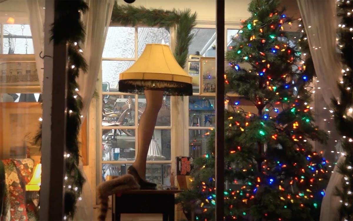 The iconic leg lamp at The Firefly Artists. Image via YouTube.